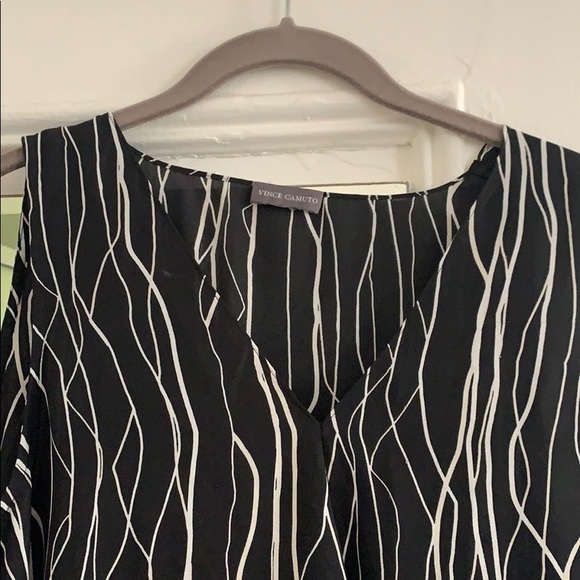 Vine Camino Sleeveless Blouse - Picture 2 of 4